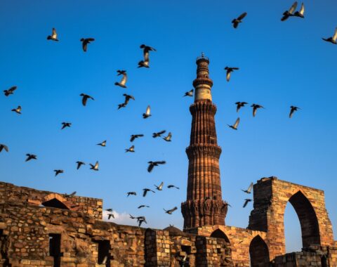 Qutub_minar_delhi_india_old_monument